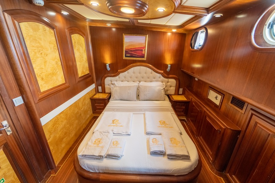 Motorsailer — photo 16