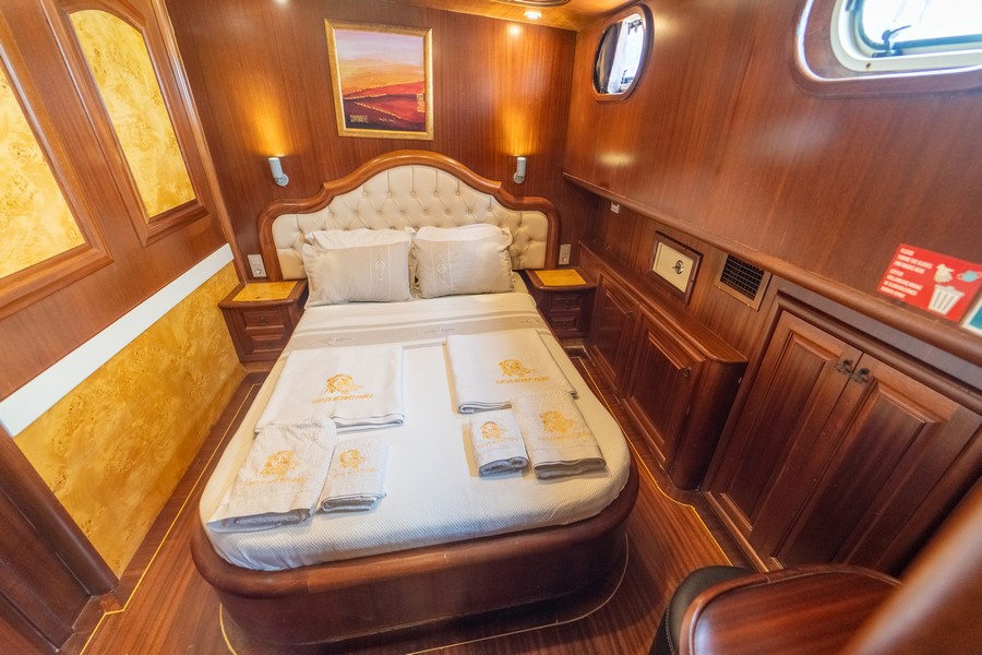 Motorsailer — photo 17