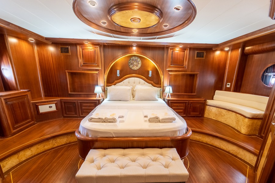 Motorsailer — photo 18
