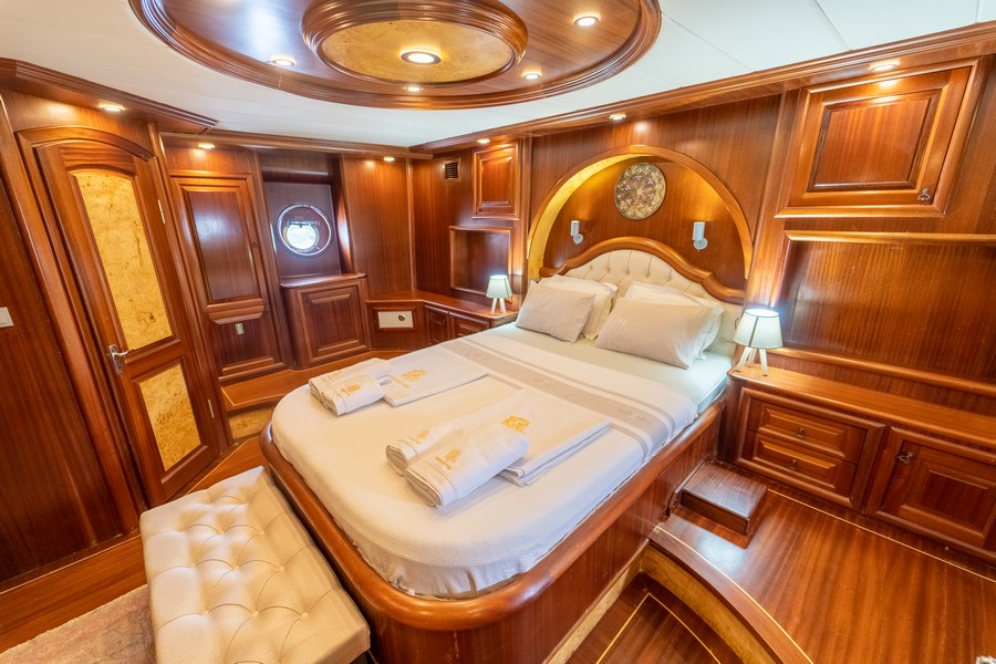 Motorsailer — photo 19