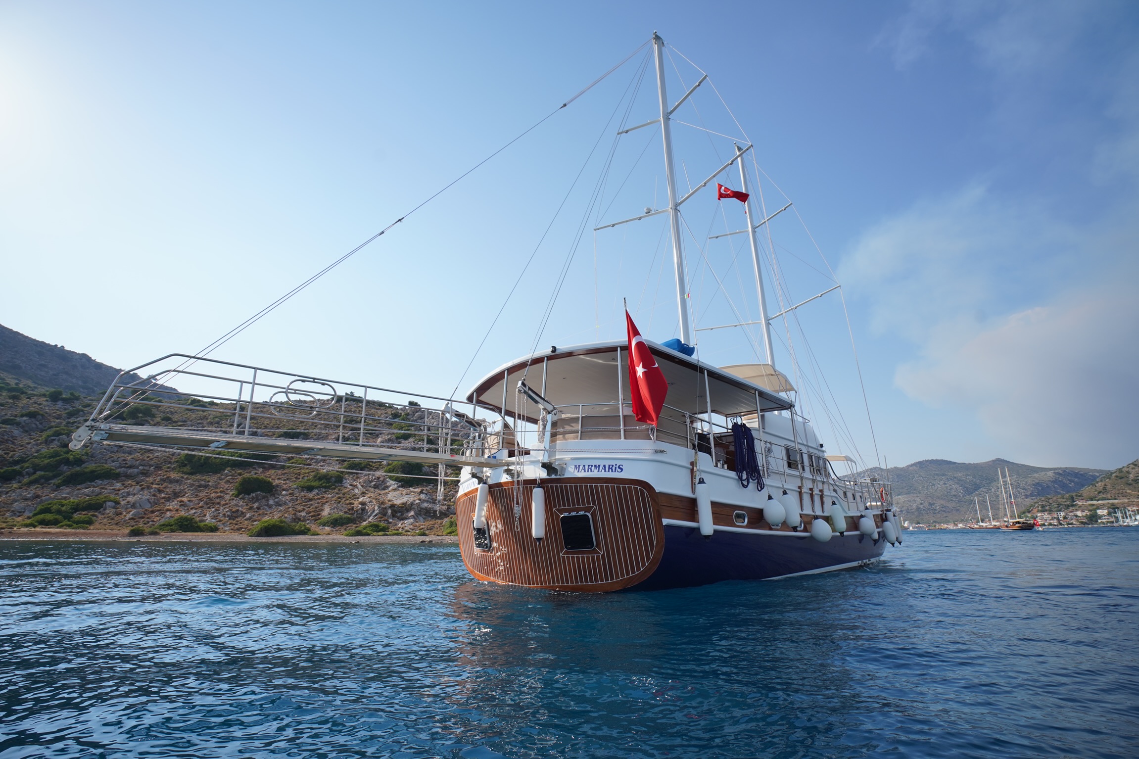 Motorsailer — photo 2