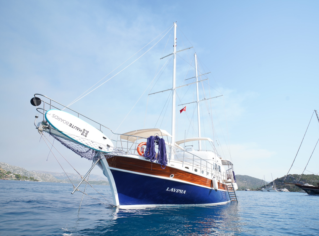 Motorsailer — photo 1