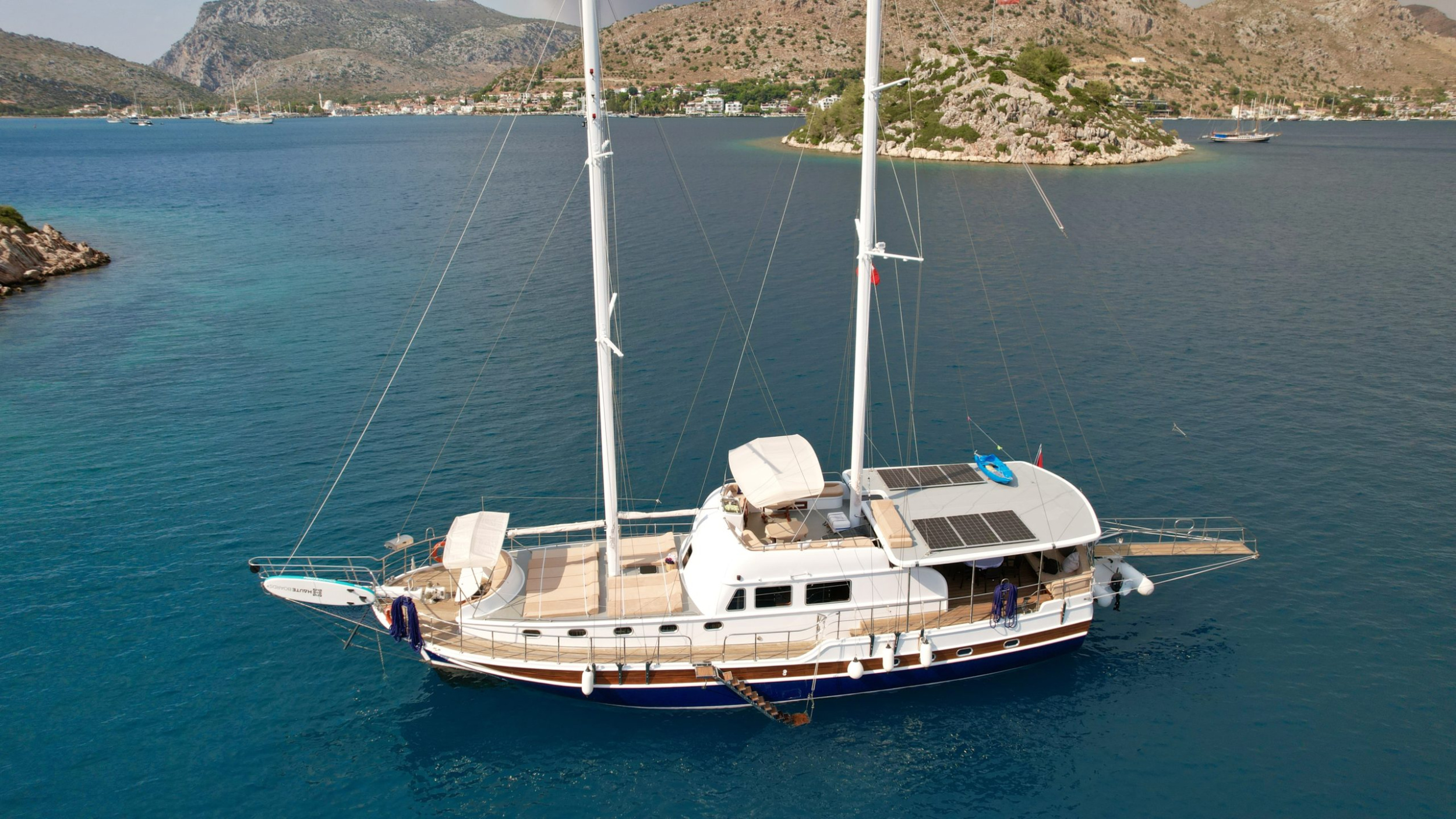 Motorsailer — photo 7