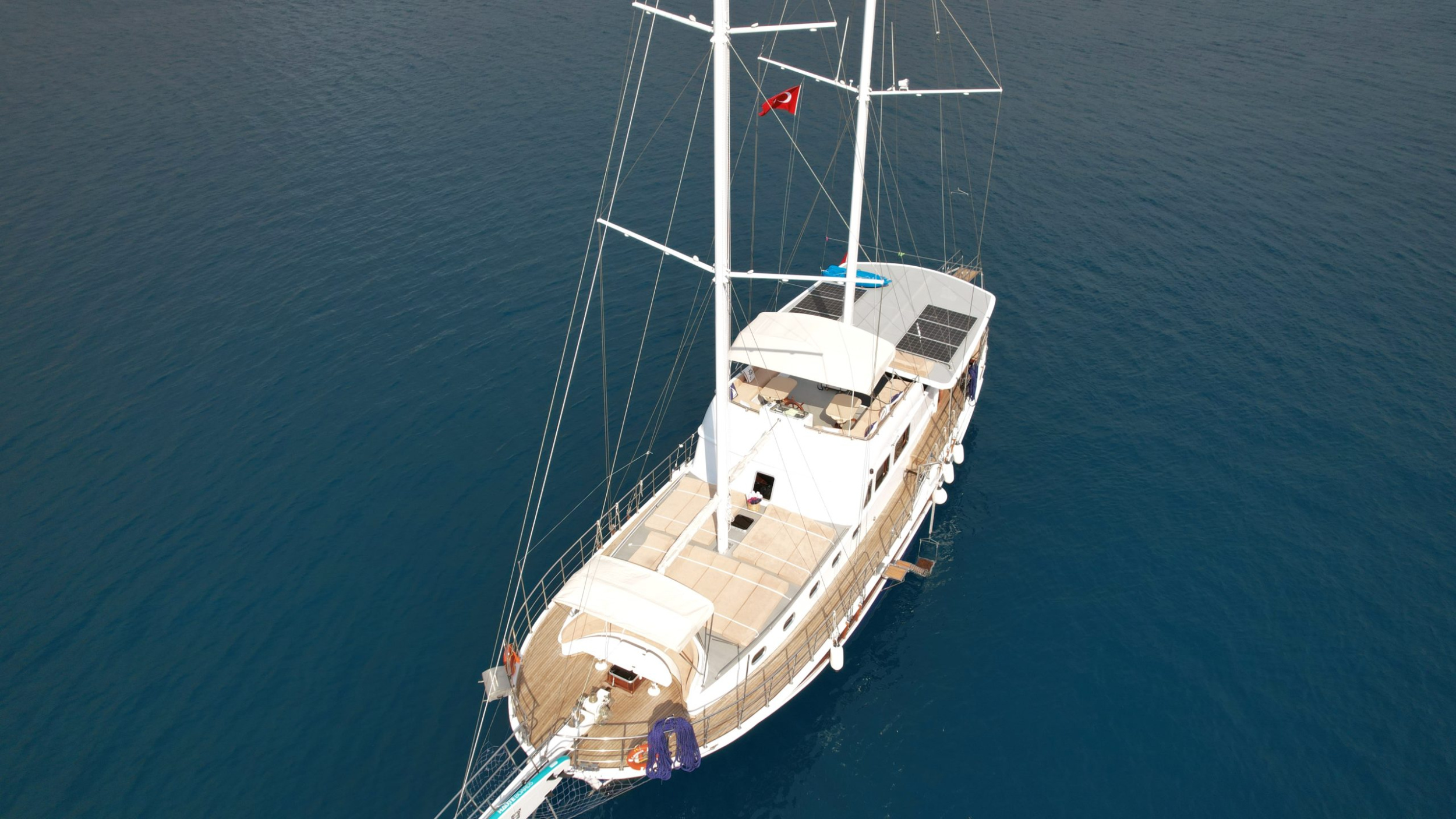 Motorsailer — photo 10