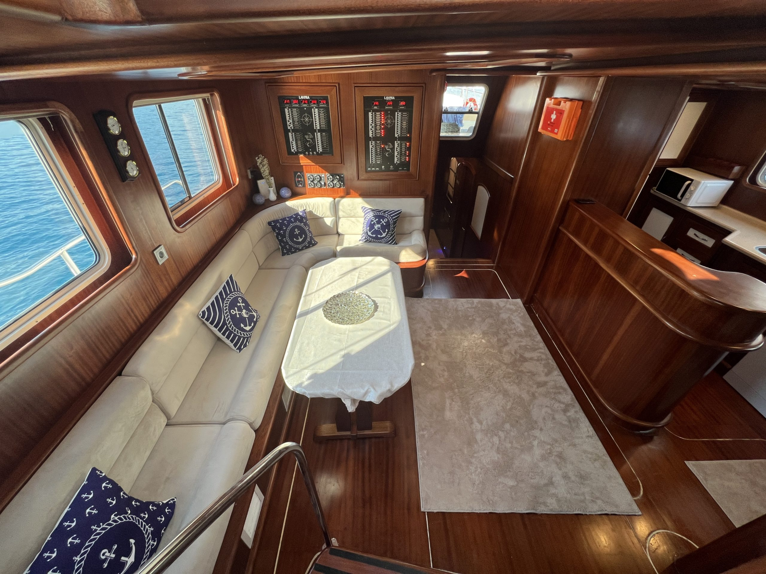 Motorsailer — photo 20