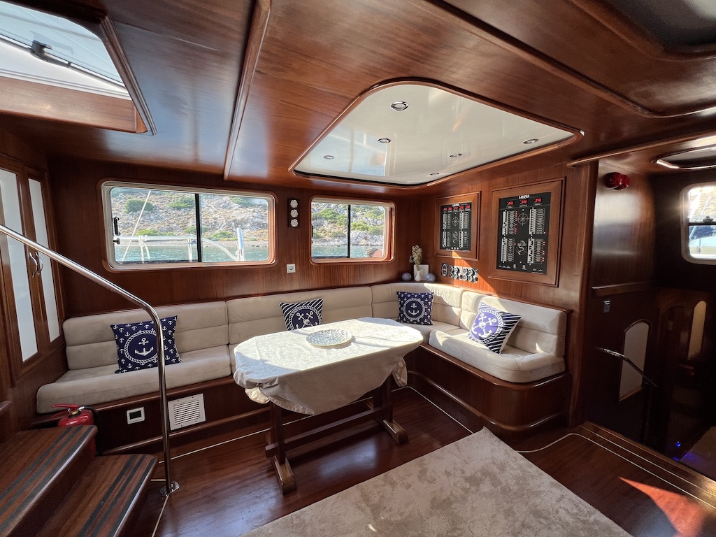 Motorsailer — photo 21