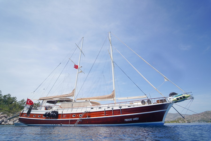 Motorsailer — photo 2