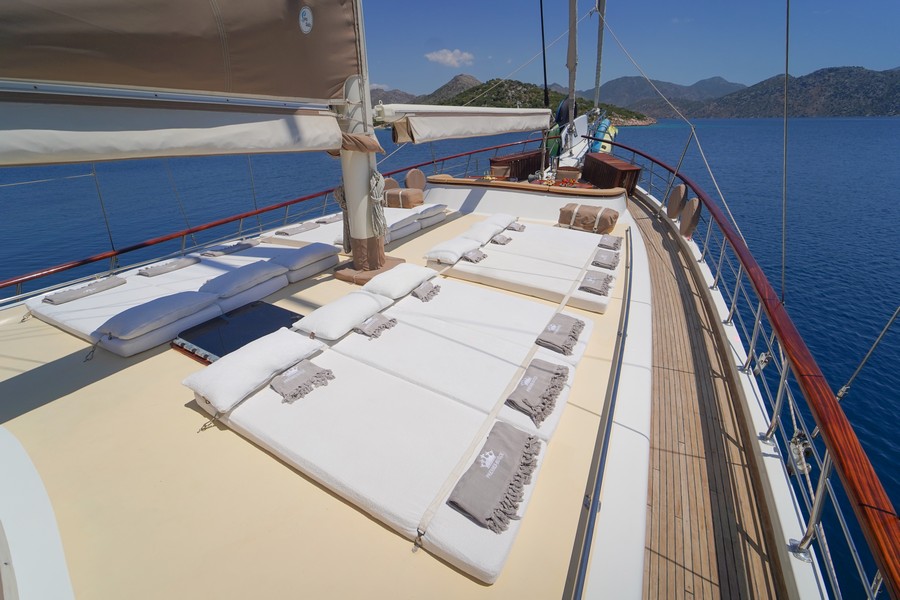 Motorsailer — photo 12