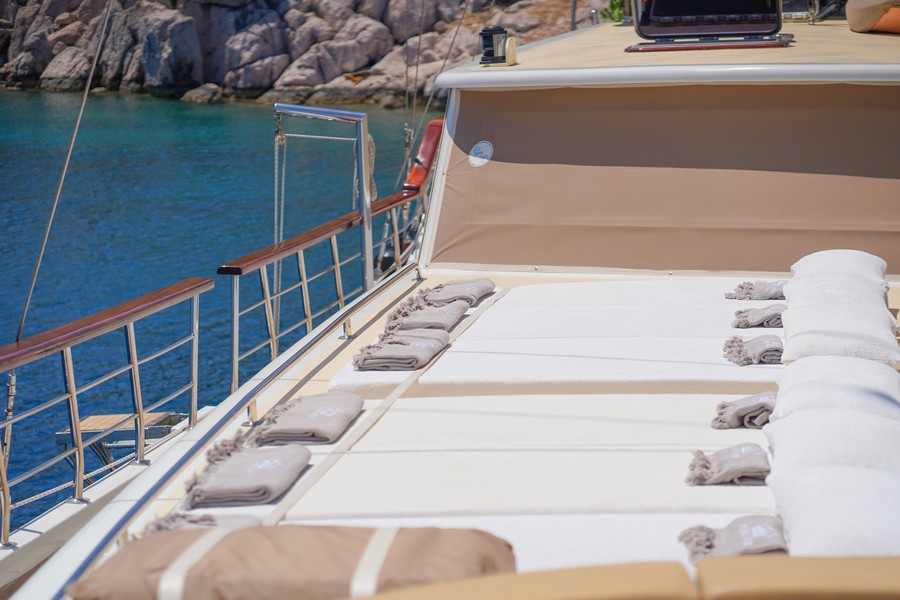 Motorsailer — photo 15