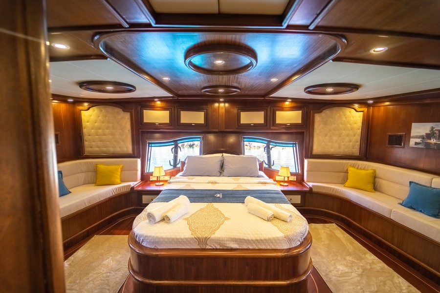 Motorsailer — photo 16
