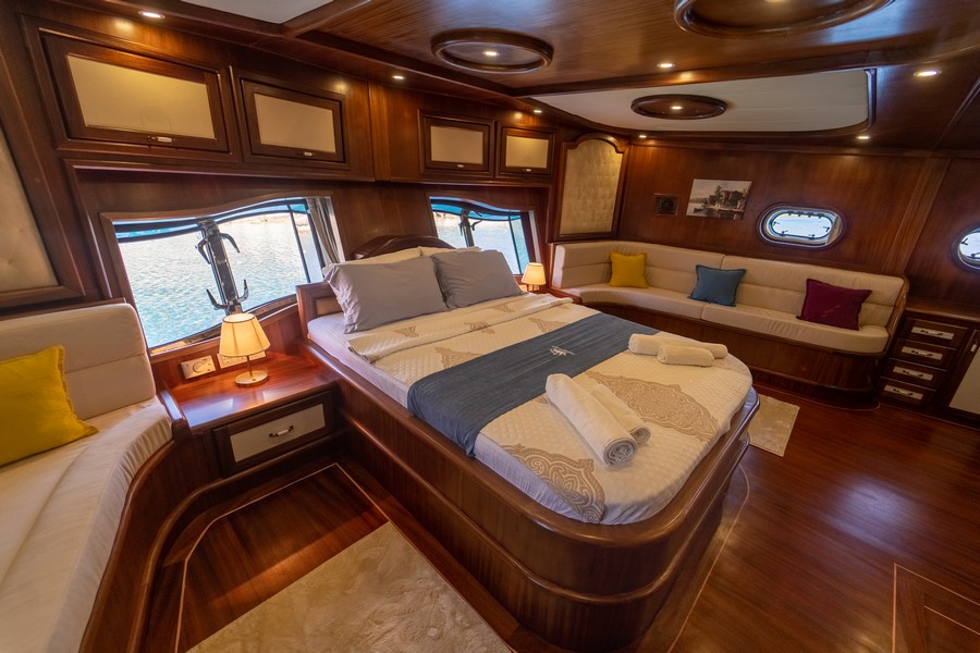 Motorsailer — photo 21