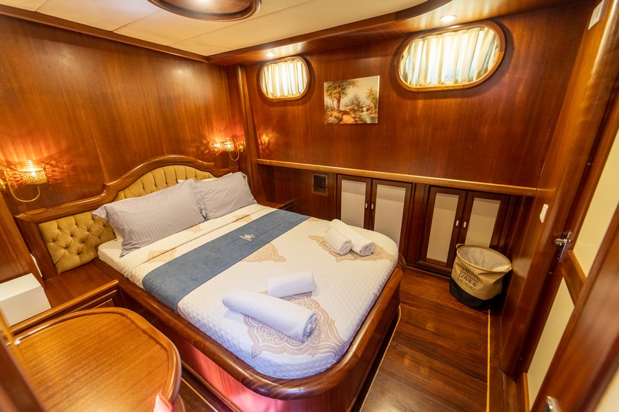 Motorsailer — photo 23