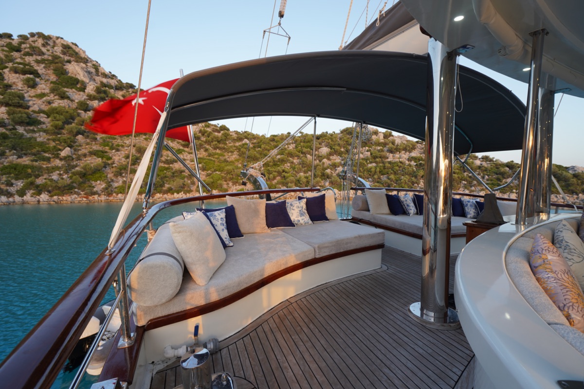 Motorsailer — photo 21