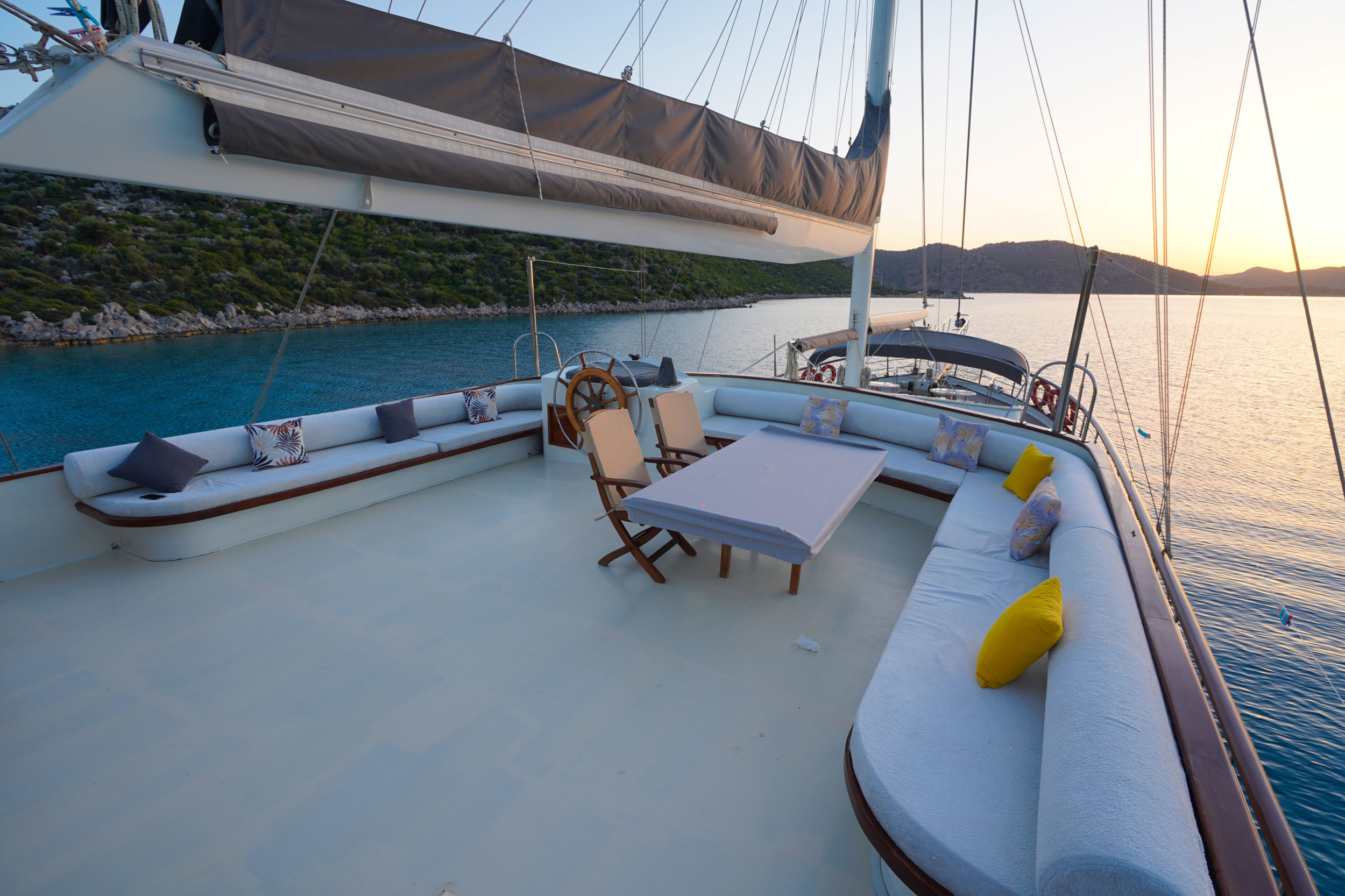 Motorsailer — photo 22