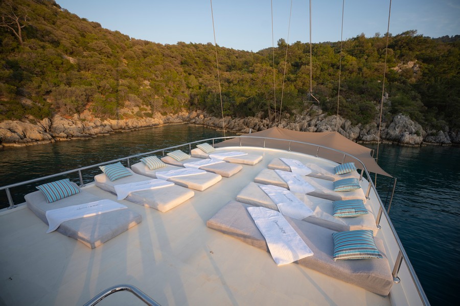 Motorsailer — photo 7