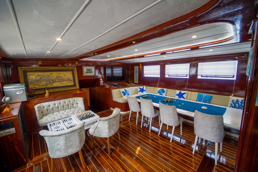 Motorsailer — photo 11