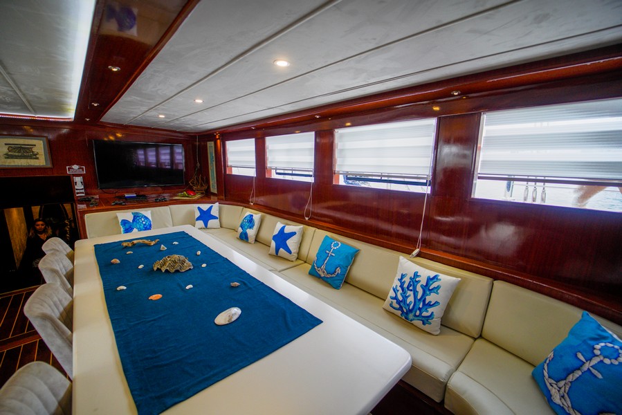 Motorsailer — photo 12