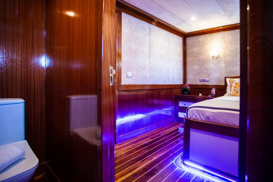 Motorsailer — photo 14
