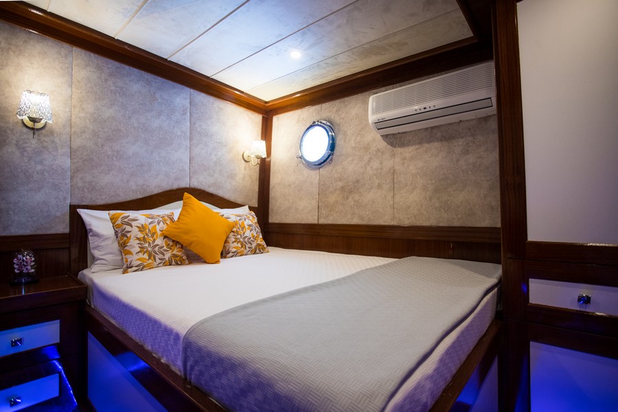 Motorsailer — photo 15