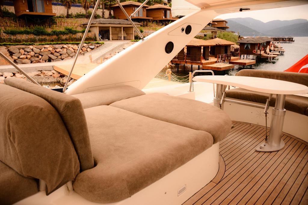 MOTORYACHT — photo 9