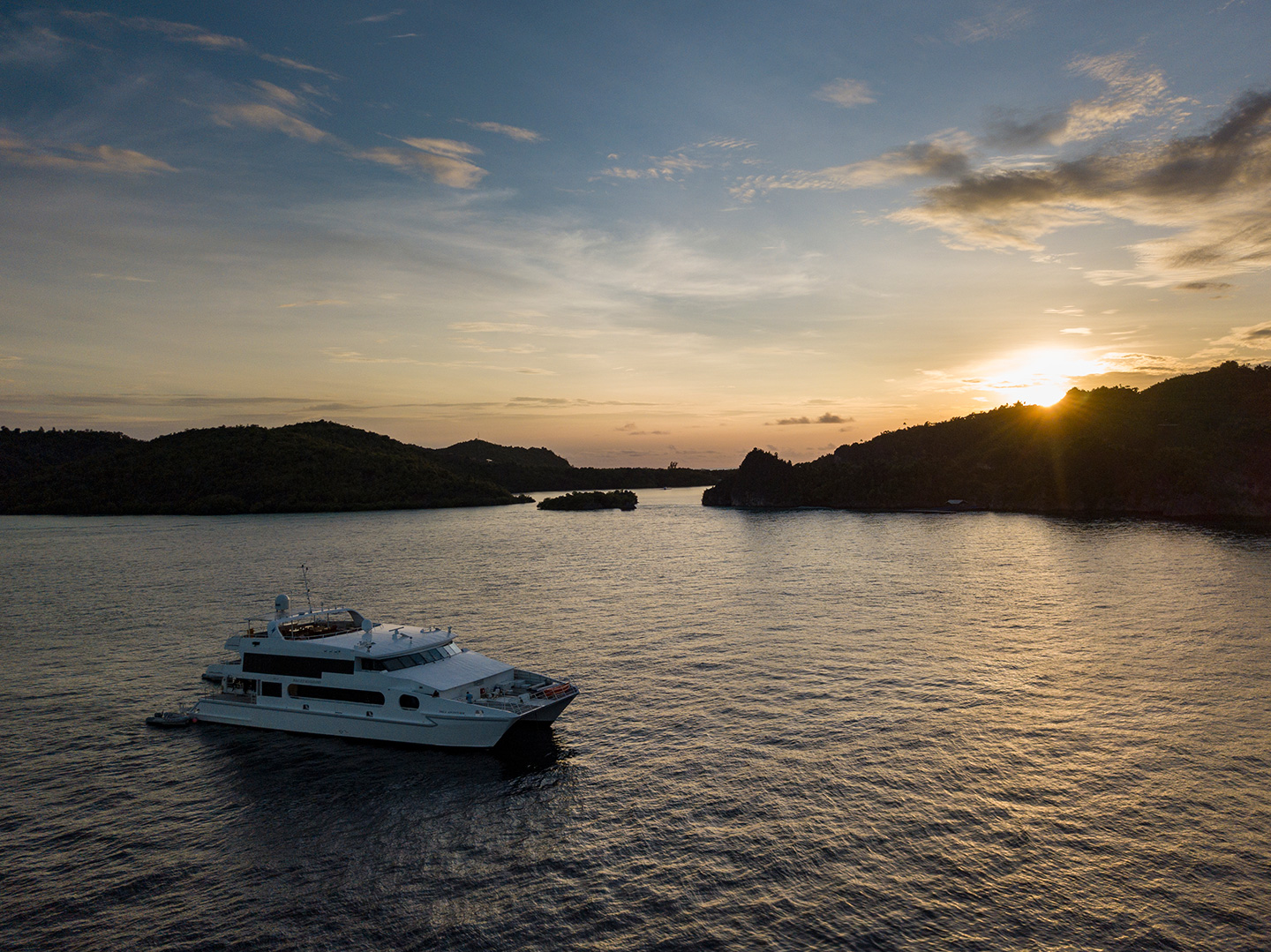 Power Catamaran — photo 14
