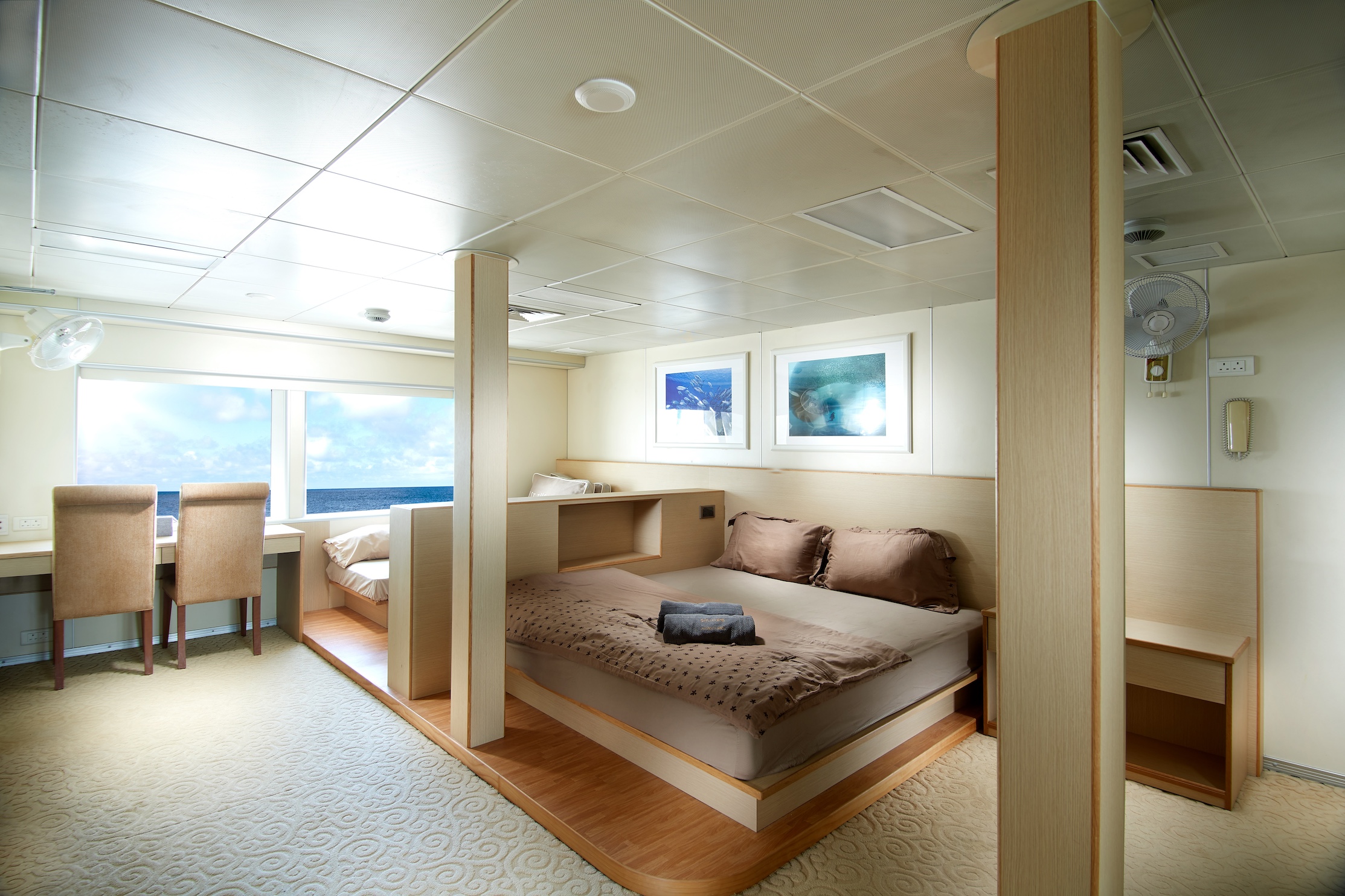 Power Catamaran — photo 23
