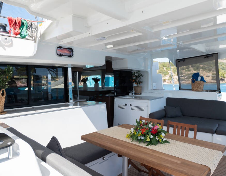 Lagoon 460F — photo 11