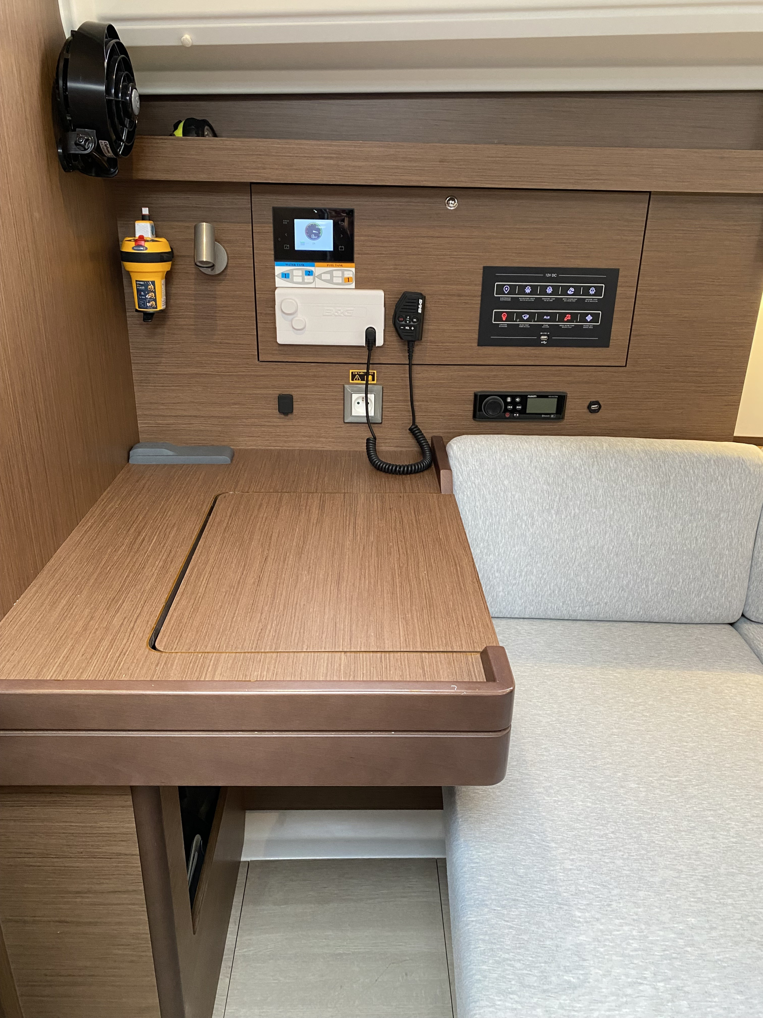 BENETEAU OCEANIS 40.1 — photo 10