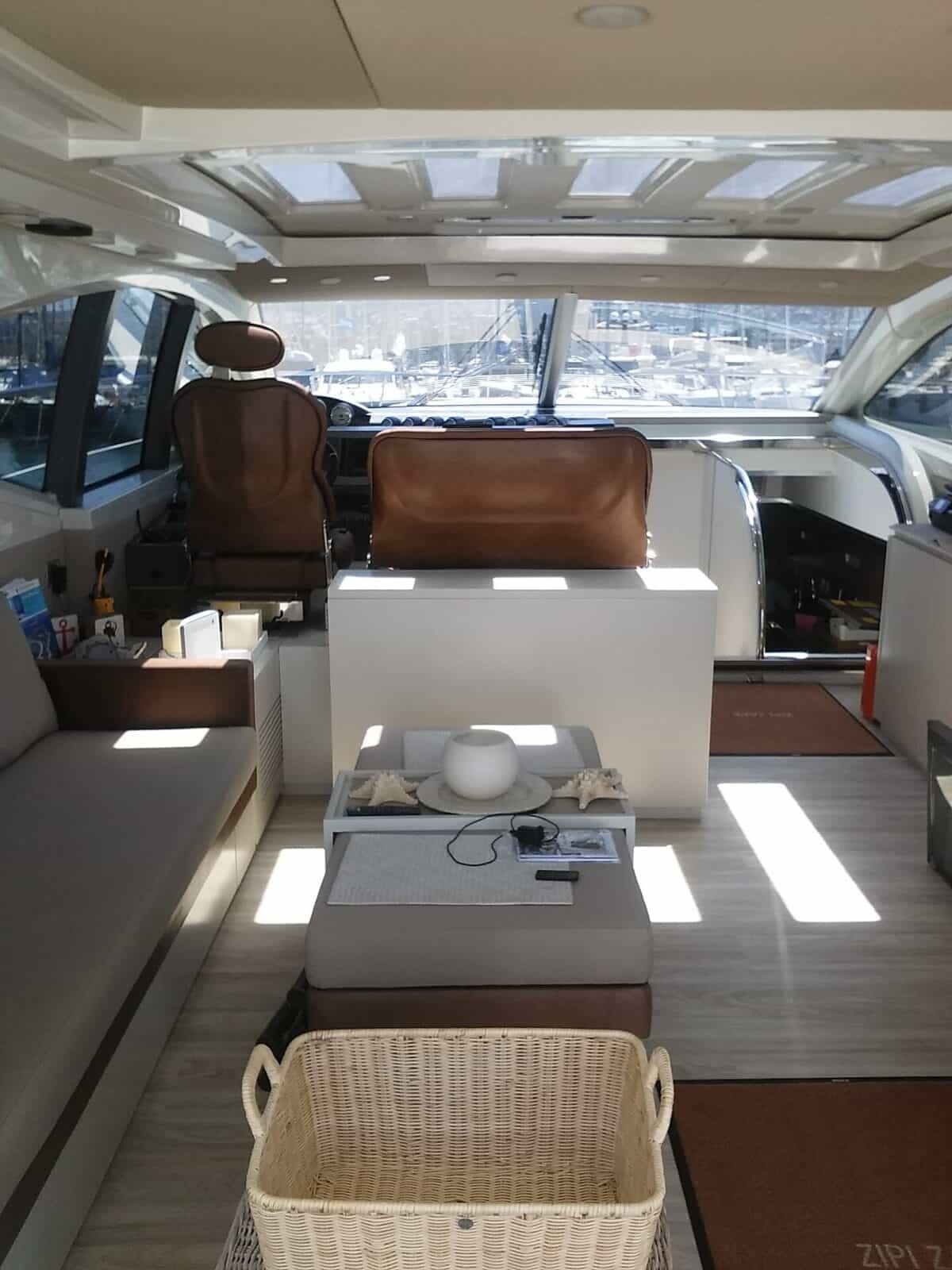 AZIMUT 68 — photo 7