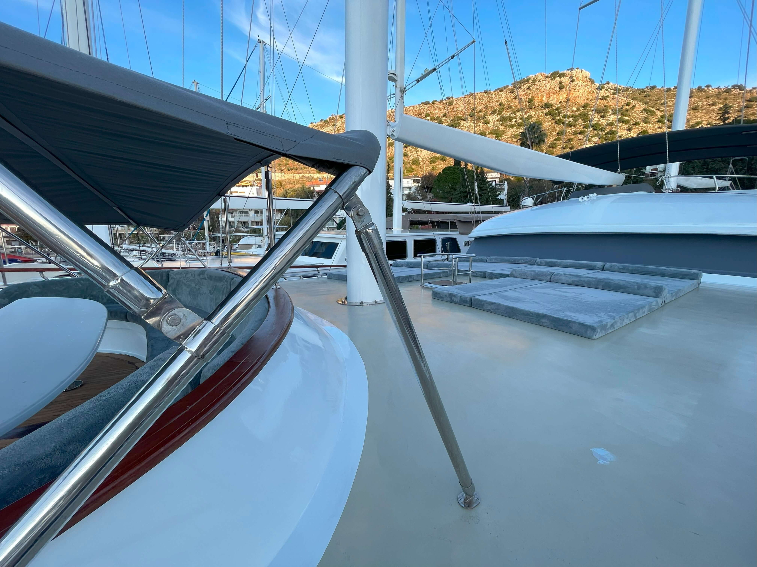 Custom-built — photo 2