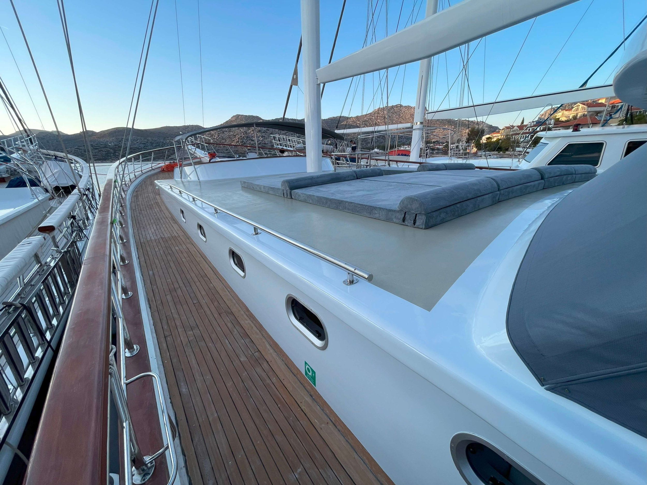 Custom-built — photo 12
