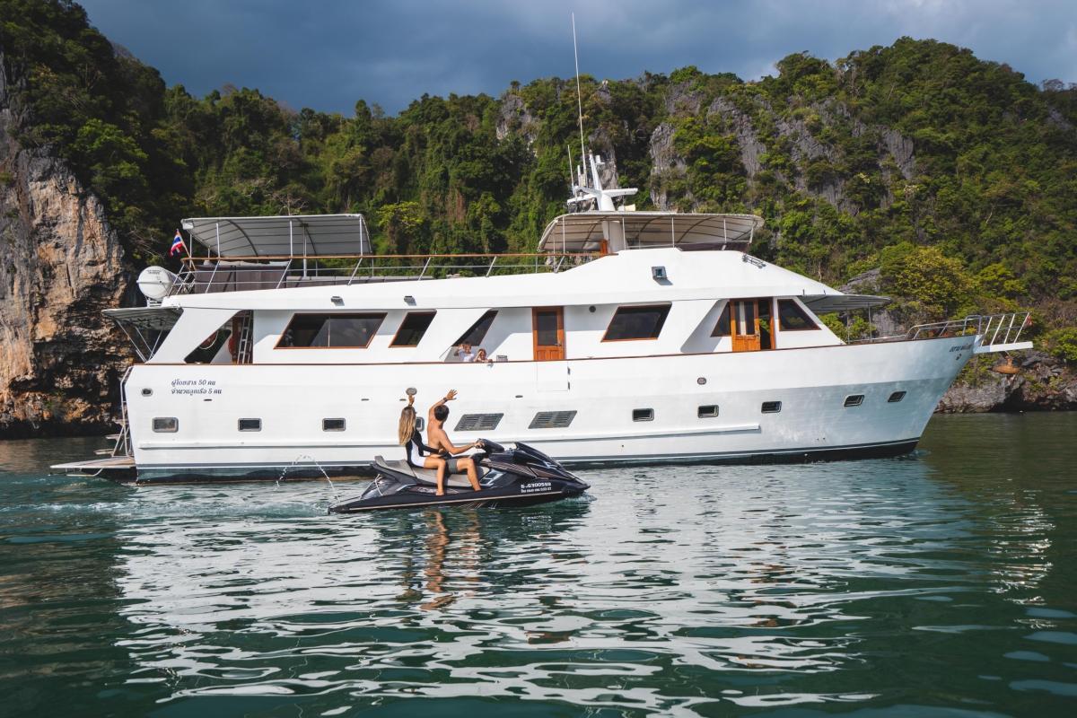 King Yacht — photo 6