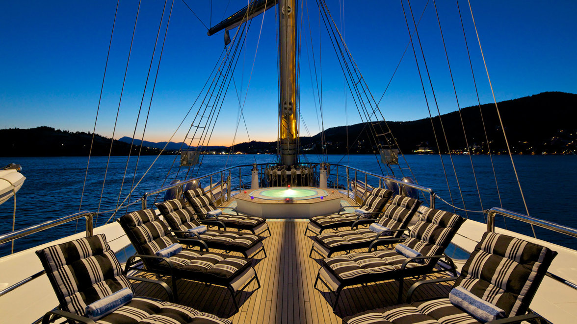 Schooner - sailing cruise ship — photo 6
