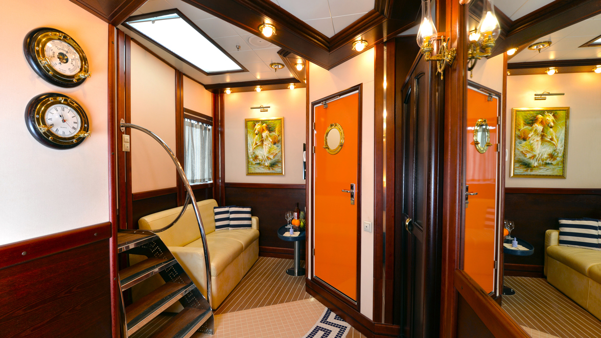 Schooner - sailing cruise ship — photo 7