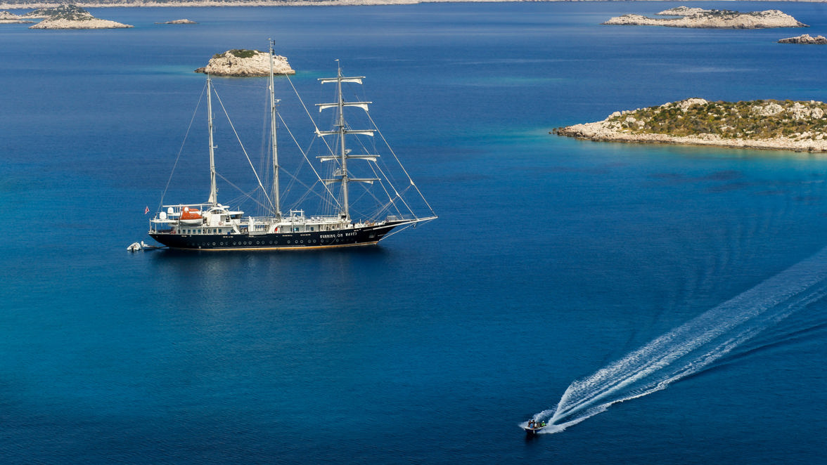 Schooner - sailing cruise ship — photo 13