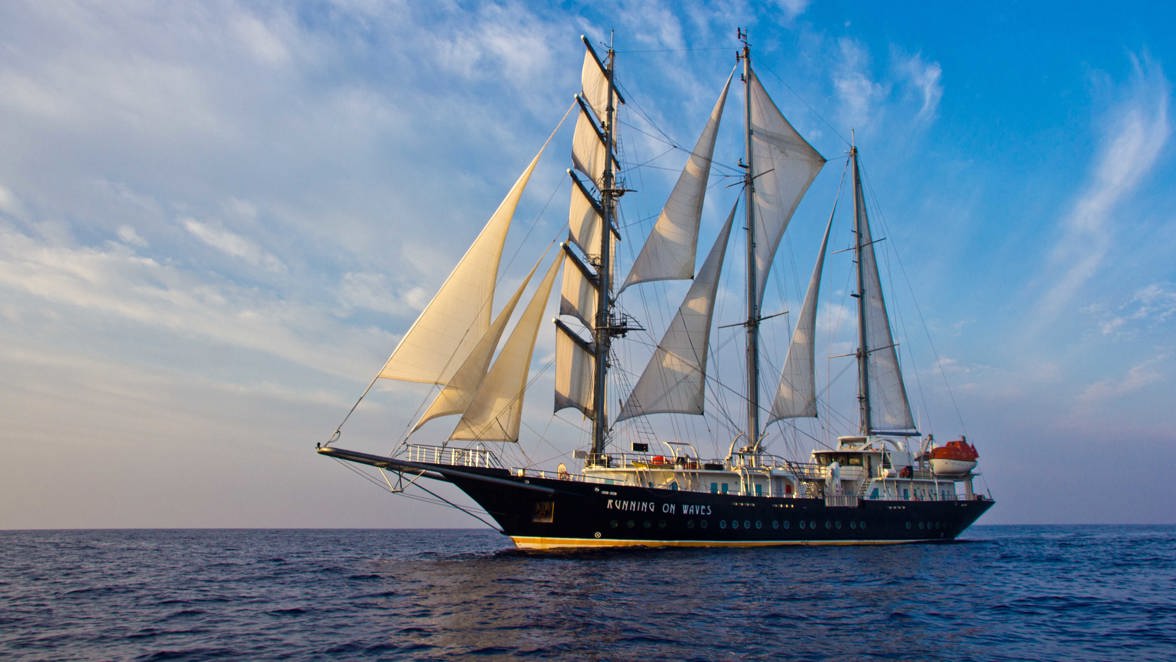Schooner - sailing cruise ship — photo 14