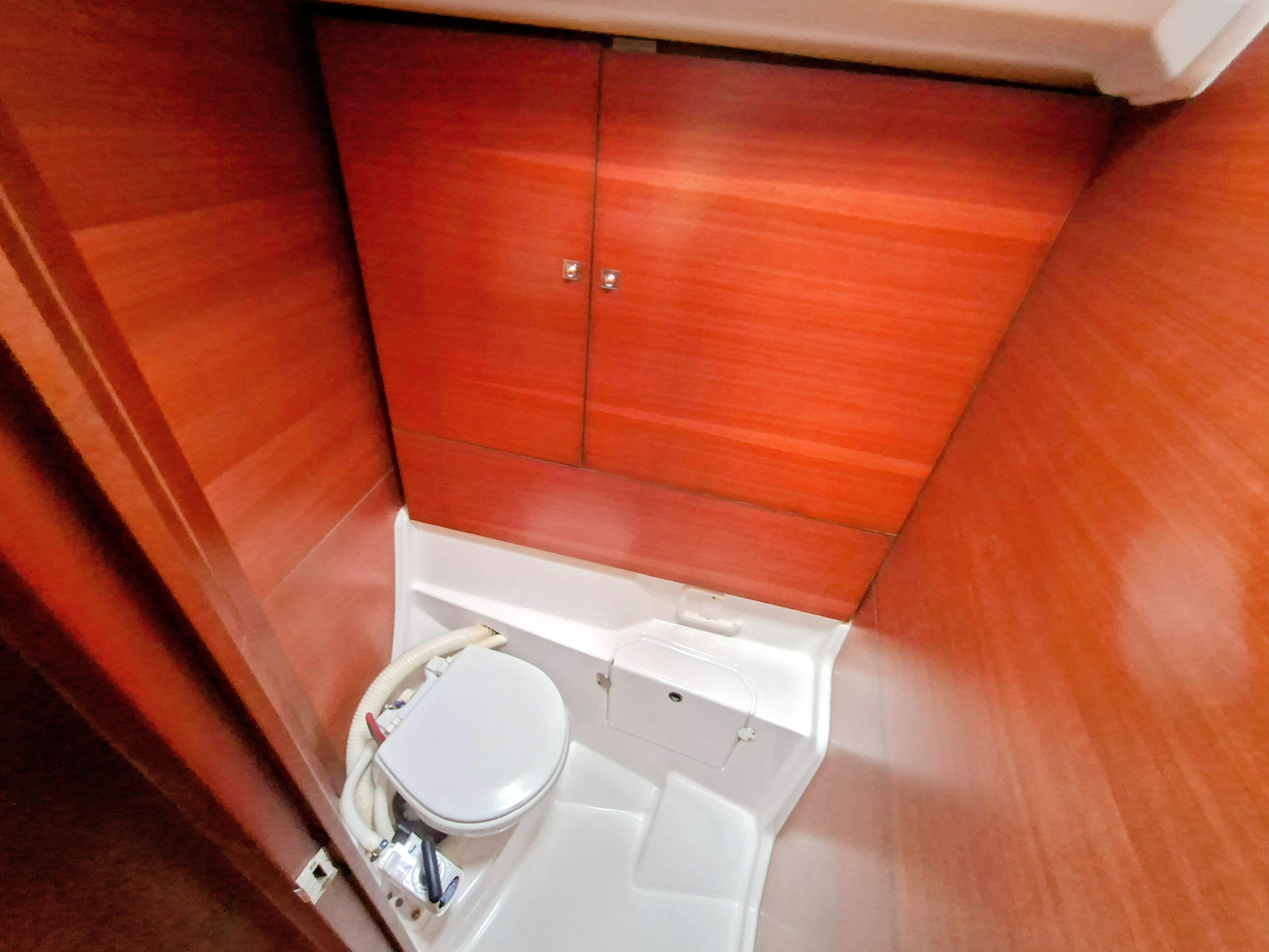 Dufour 450 GL — photo 13