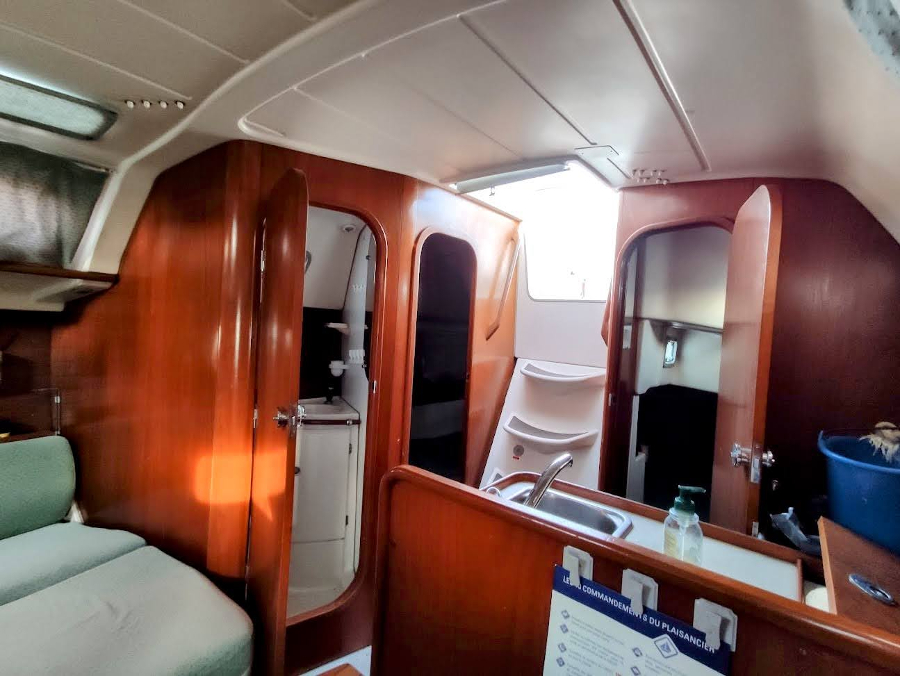 Beneteau Oceanis 321 — photo 12