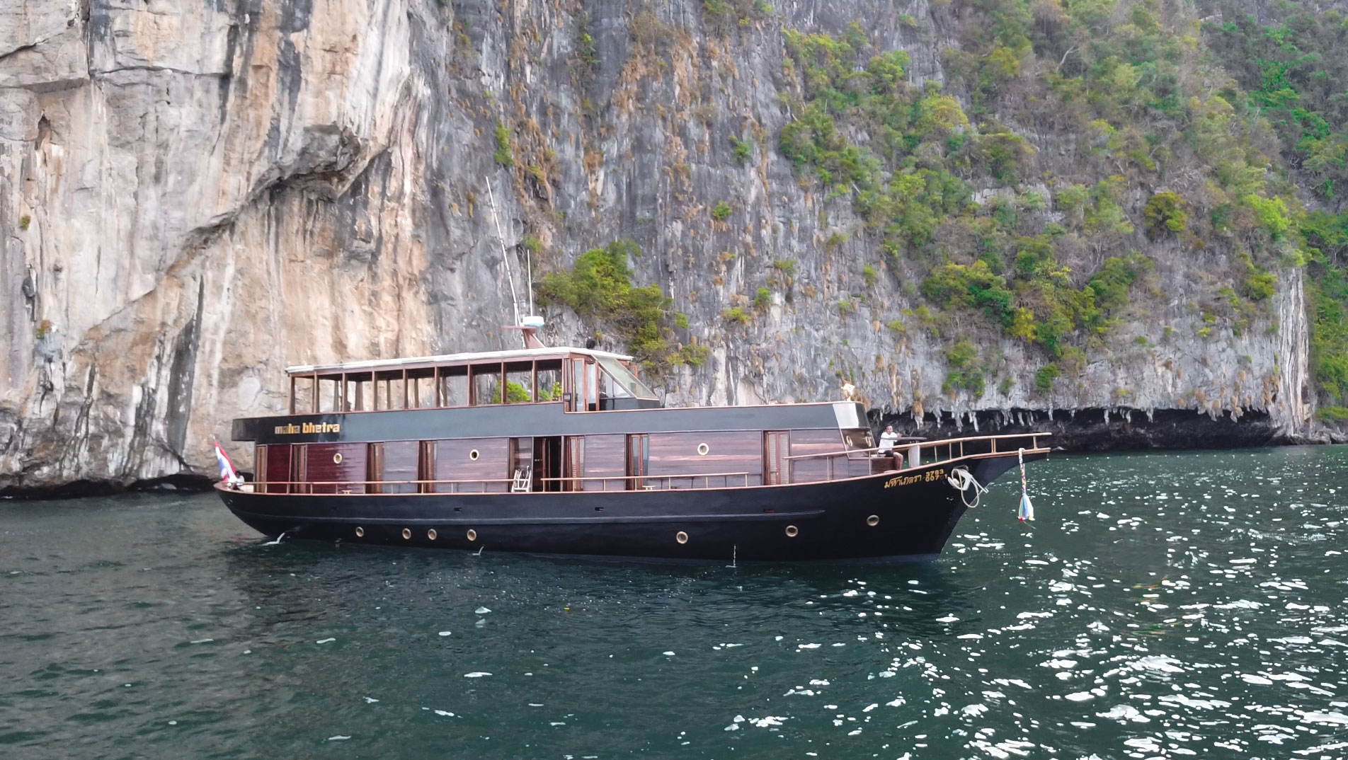 Custom Wooden Yacht — photo 2