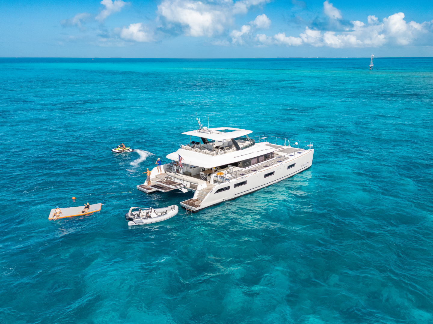 630 Power Catamaran — photo 2