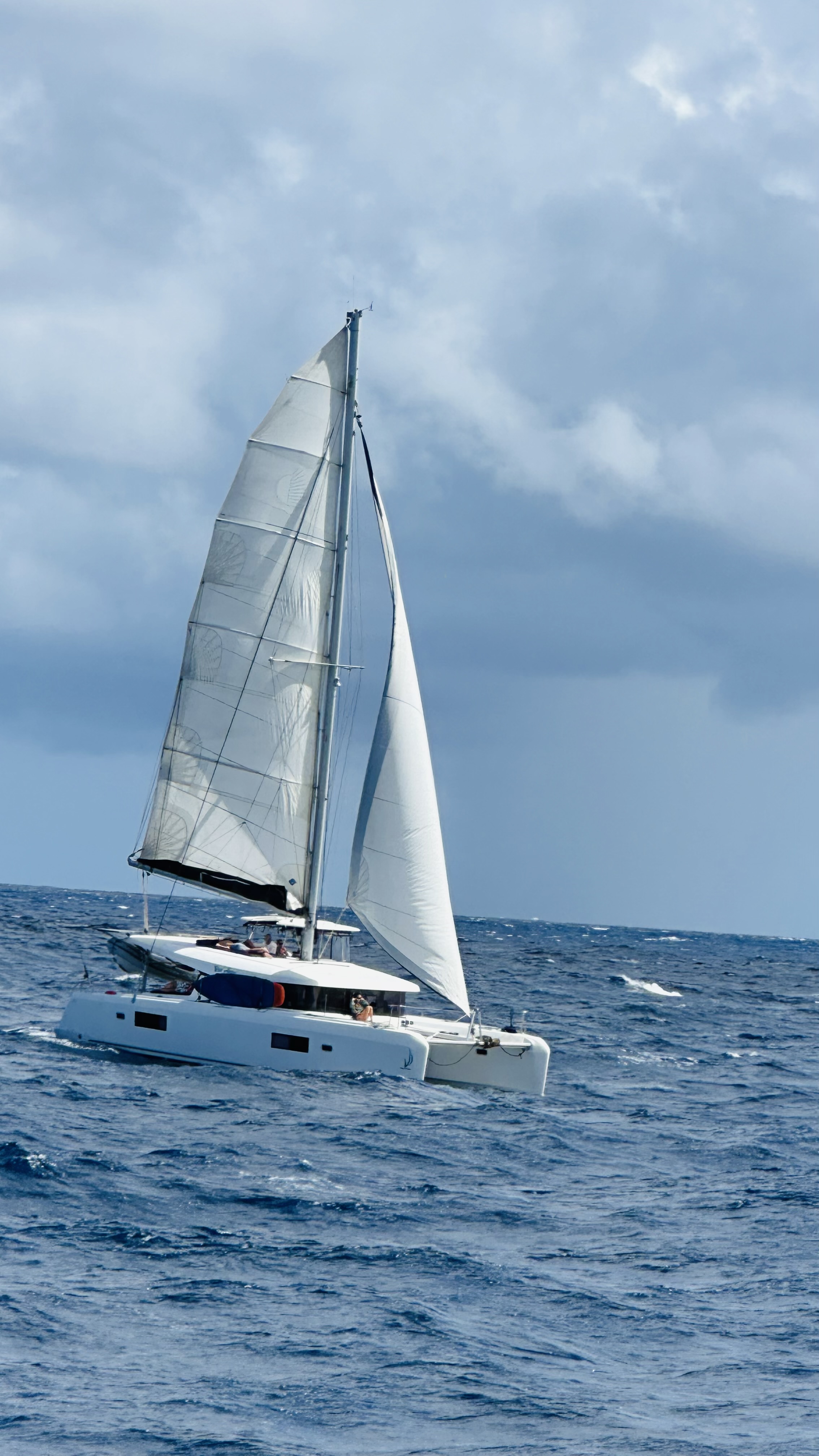 LAGOON 42 — photo 2