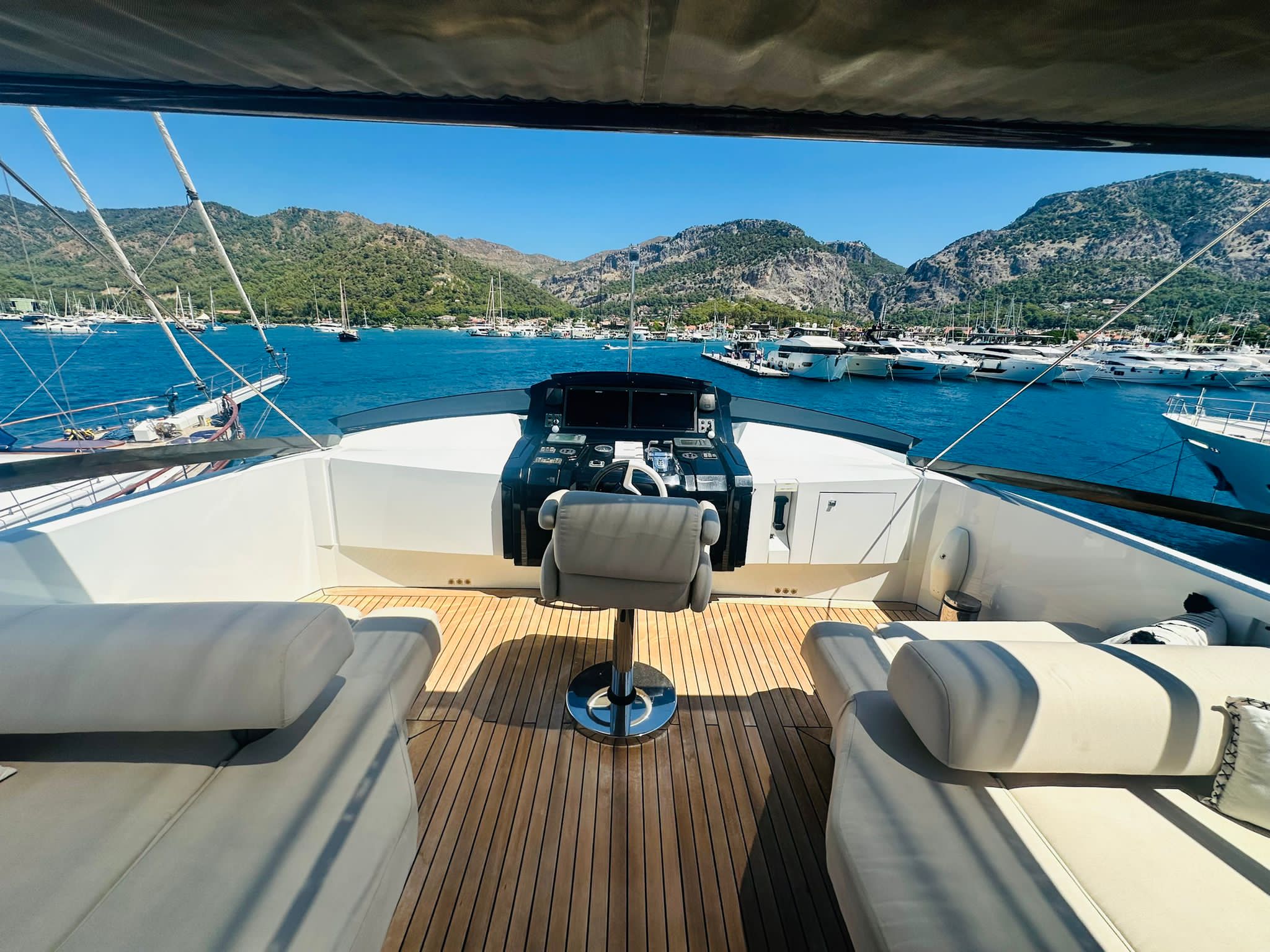 Custom Build Yacht — photo 20