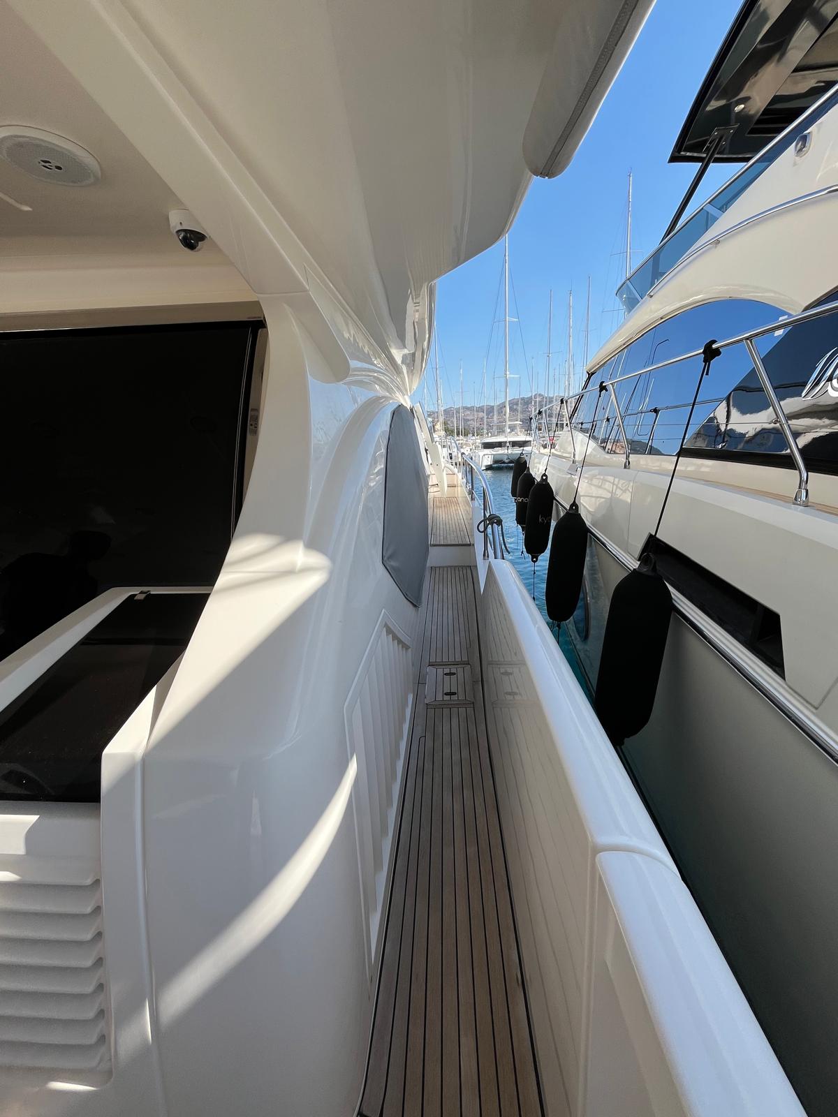 Azimut 70 — photo 24