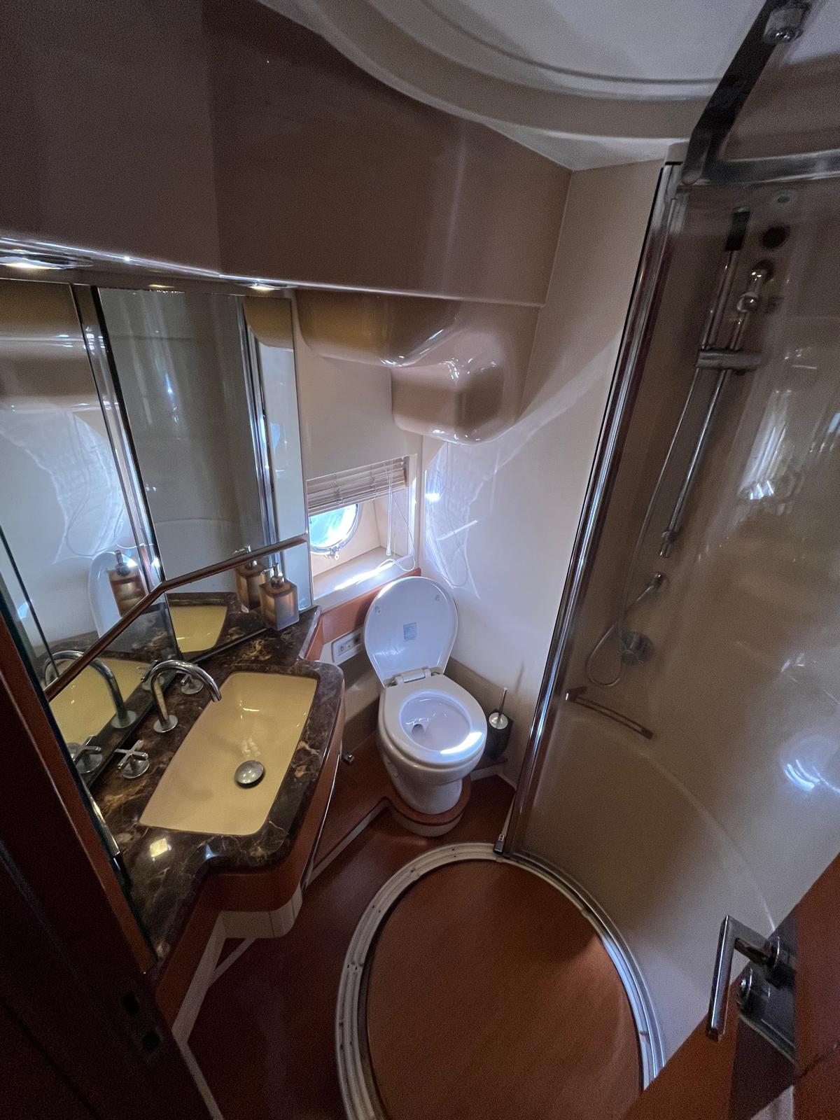 Azimut 70 — photo 33