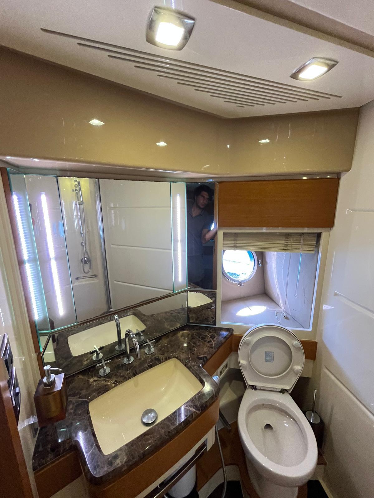 Azimut 70 — photo 38