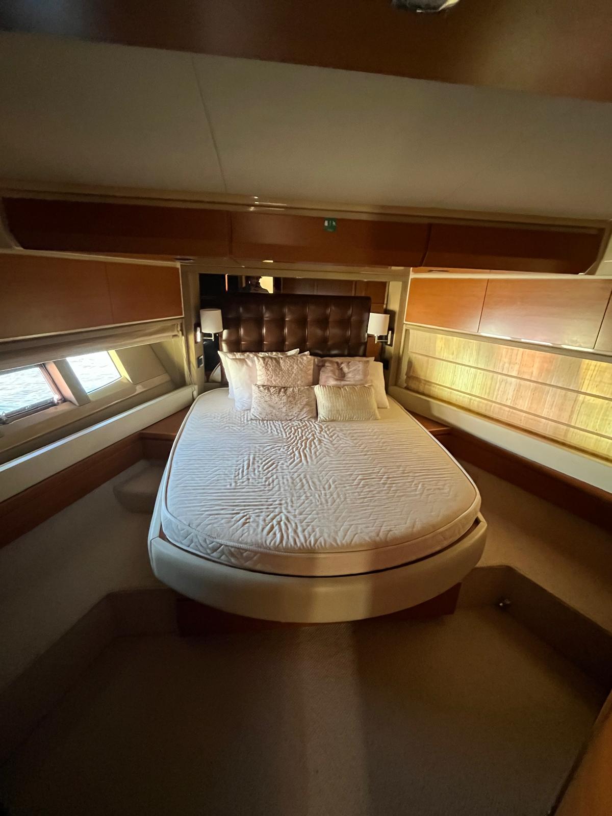 Azimut 70 — photo 6