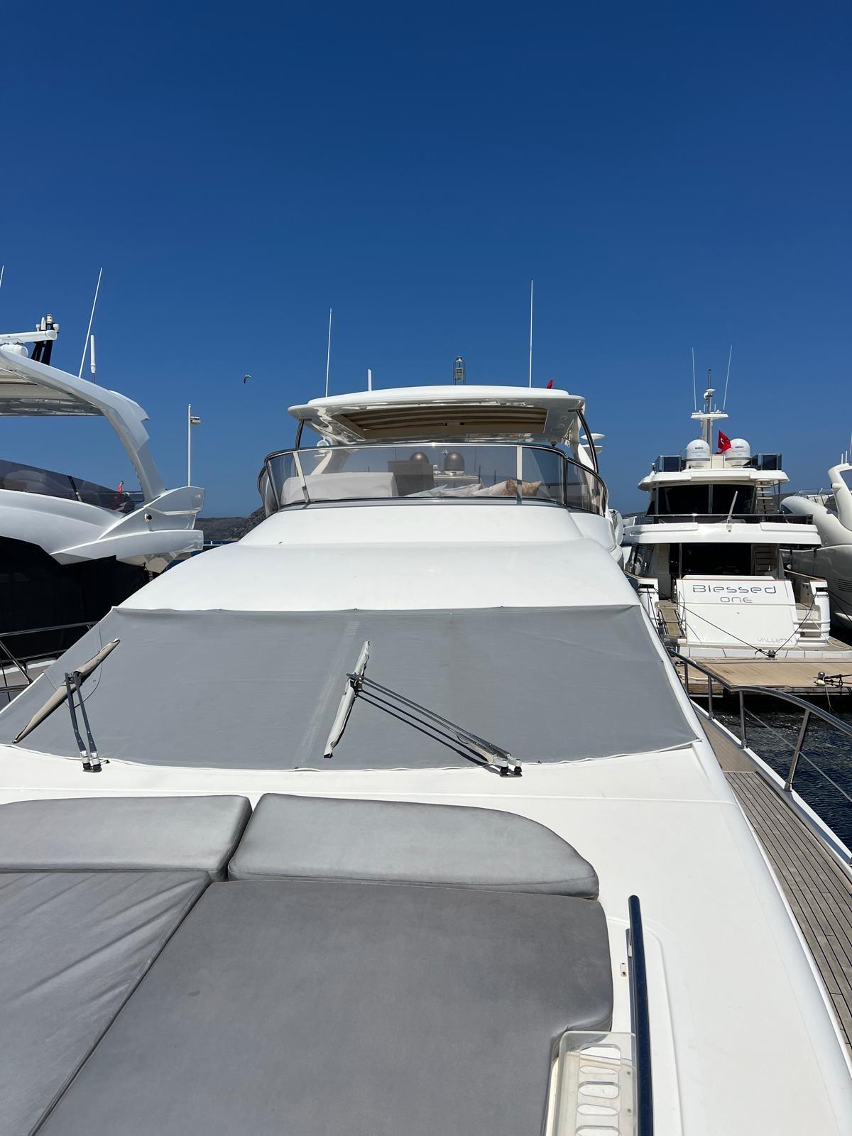 Azimut 70 — photo 17