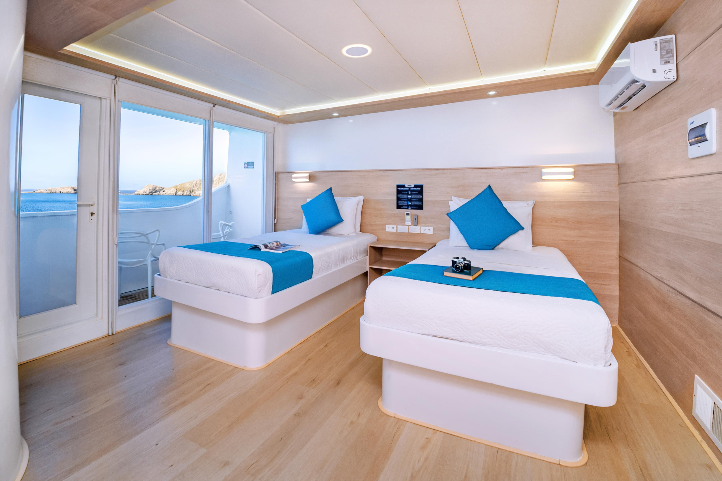 Crucero en Pequeño Barco Tesoros de Galápagos — photo 8