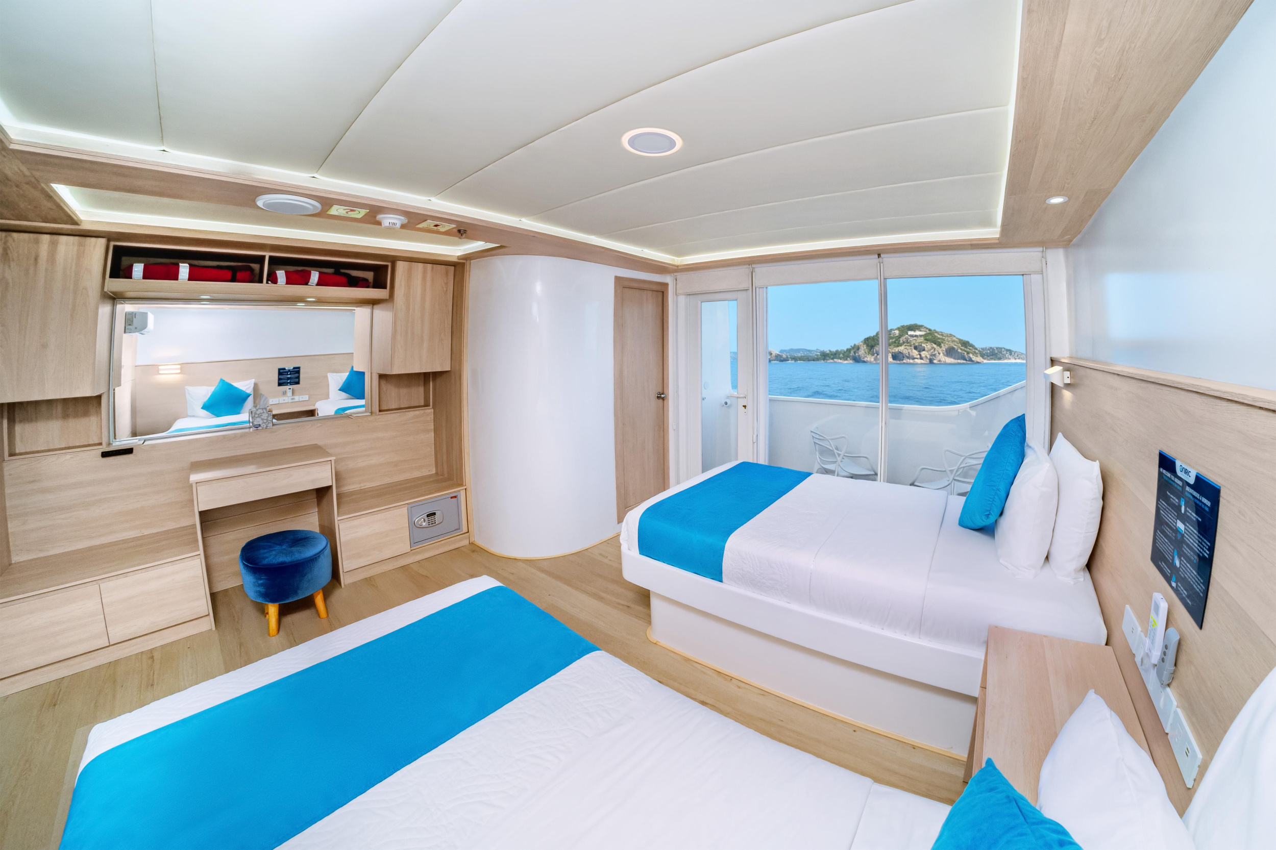 Crucero en Pequeño Barco Tesoros de Galápagos — photo 9