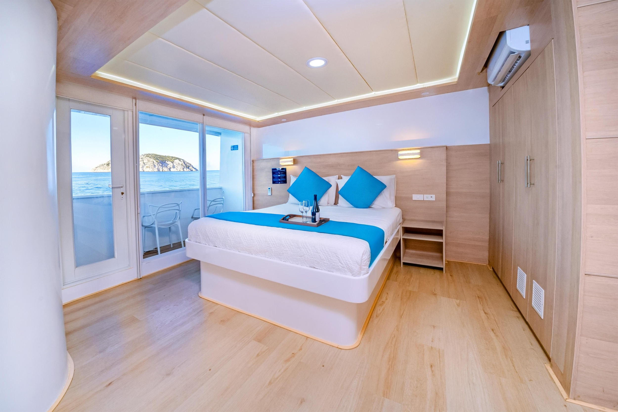 Crucero en Pequeño Barco Tesoros de Galápagos — photo 15